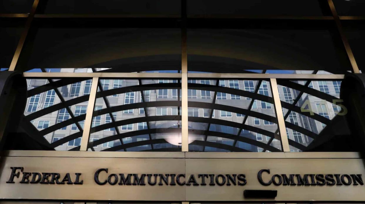 US Agency Probes Risks Of Foreign Satellite Use By Handheld Devices