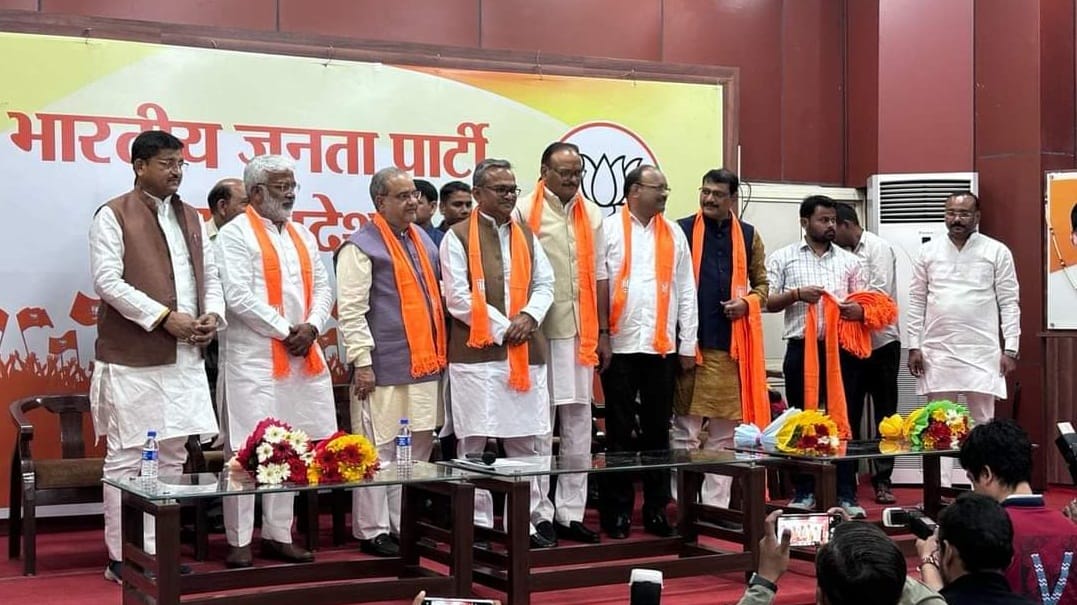 Shock to SP, Former minister Siddhgopal Sahu joins BJP, takes party membership at state headquarters