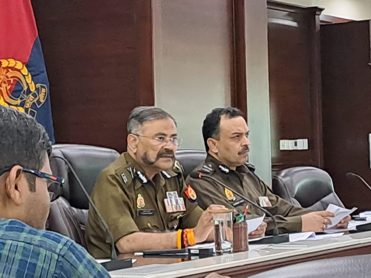 UP STF arrested 10 people in Sipahi Bharti paper leak case.