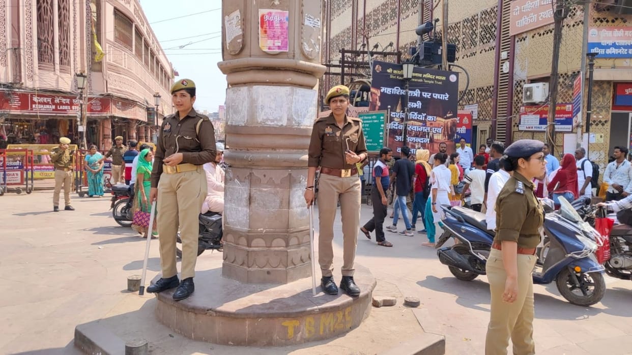 Women police took over the traffic system in varanasi instructions the police commissioner
