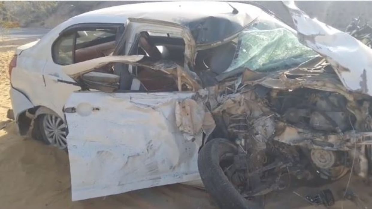 Rajasthan News: Car going to visit Khatushyam ji collides with trailer, car driver dies, 4 seriously injured