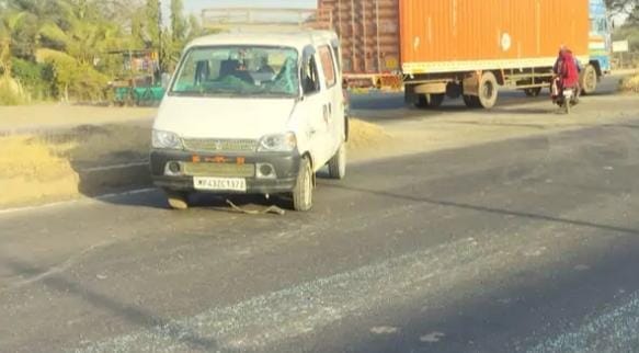 Ratlam: Truck hits a van full of schoolgirls, seven girl students and an elderly person injured