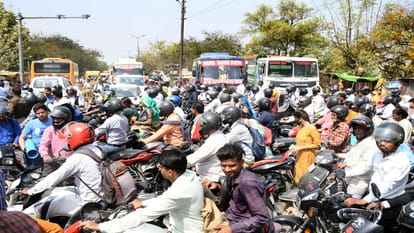 Pillar of Shastri bridge was leveled by installing jack, second bearing procured from Kanpur