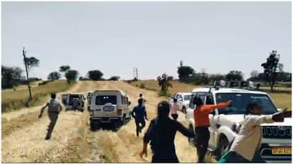 Stones pelted on the vehicle of Mineral Officer who to stop illegal mining in Shajapur