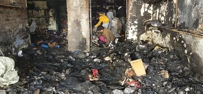 Dehradun News massive fire broke out in shoes slippers and garments shop in Sahaspur market