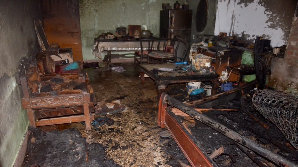 Fire broke out in the room due to short circuit, elderly man died