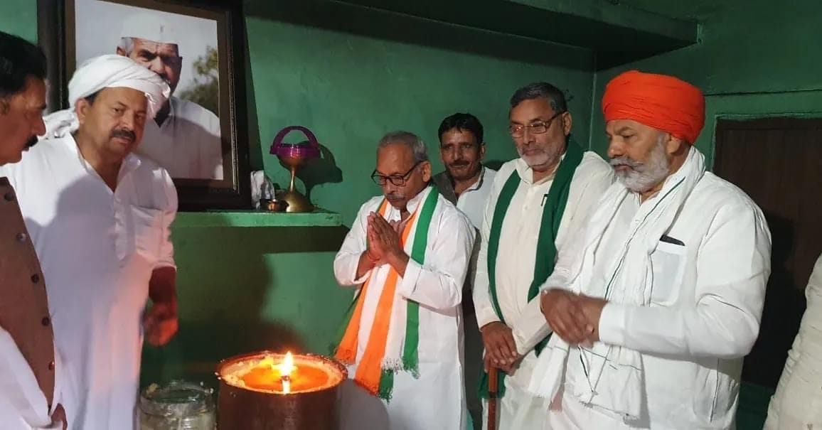 RLD candidate Dr. Rajkumar Sangwan reached Sisauli to persuade BKU President Naresh Tikait