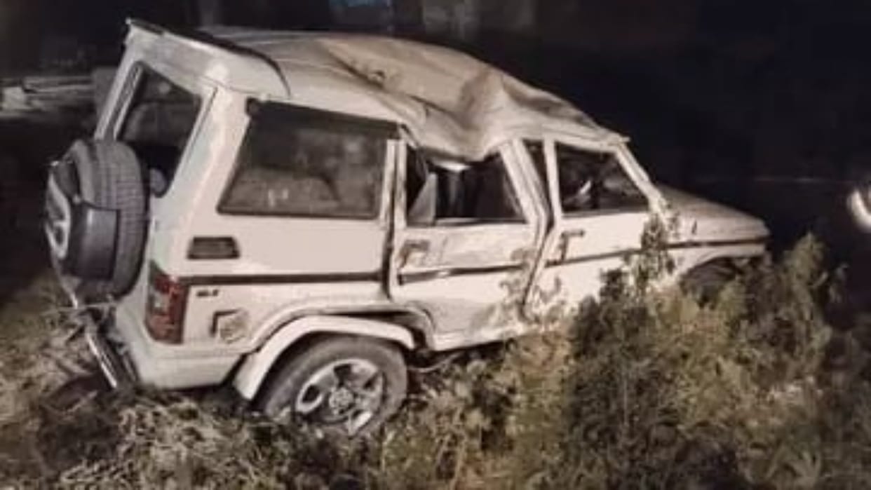 Bettiah: head-on collision between car and tractor trolley filled with wedding processions; 1 died, 6 injured