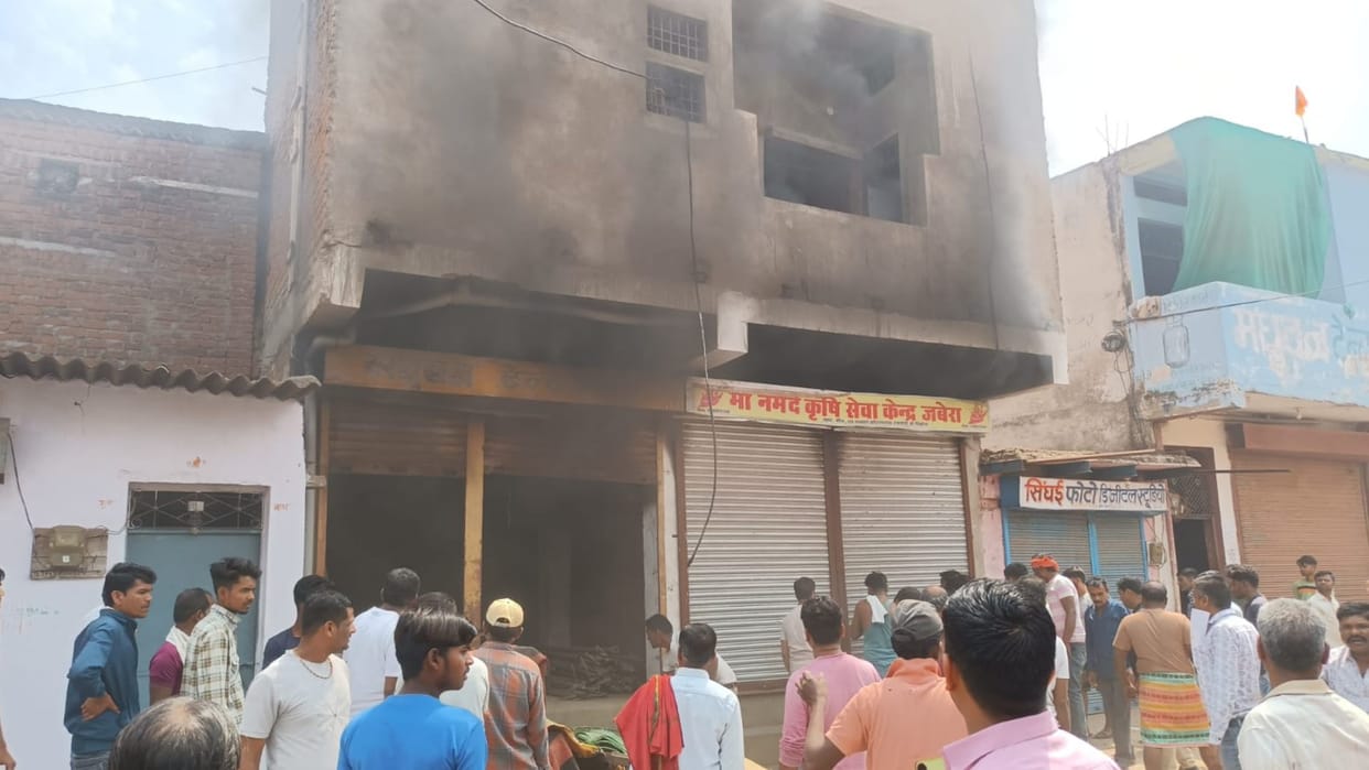 Fire breaks out in agricultural service center of Korta
