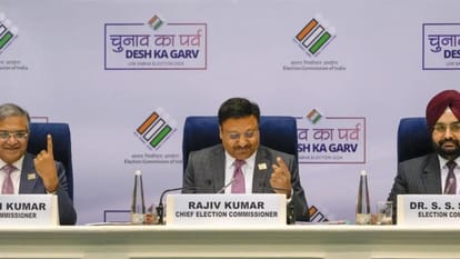 Lok Sabha Election: इस चुनाव में '4M' से ऐसे निपटेगा आयोग, Google Pay, Paytm की क्यों होगी निगरानी? Lok Sabha Election: This is how the Commission will deal Muscle, Money, Misinformation and violation of MCC