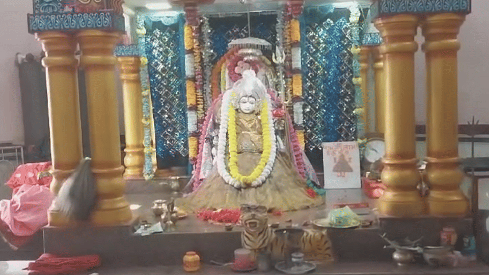 मां मनका दाई मंदिर में चोरी