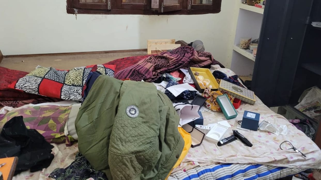 theft Naib Tehsildar and doctor house FIR in madhuban police station