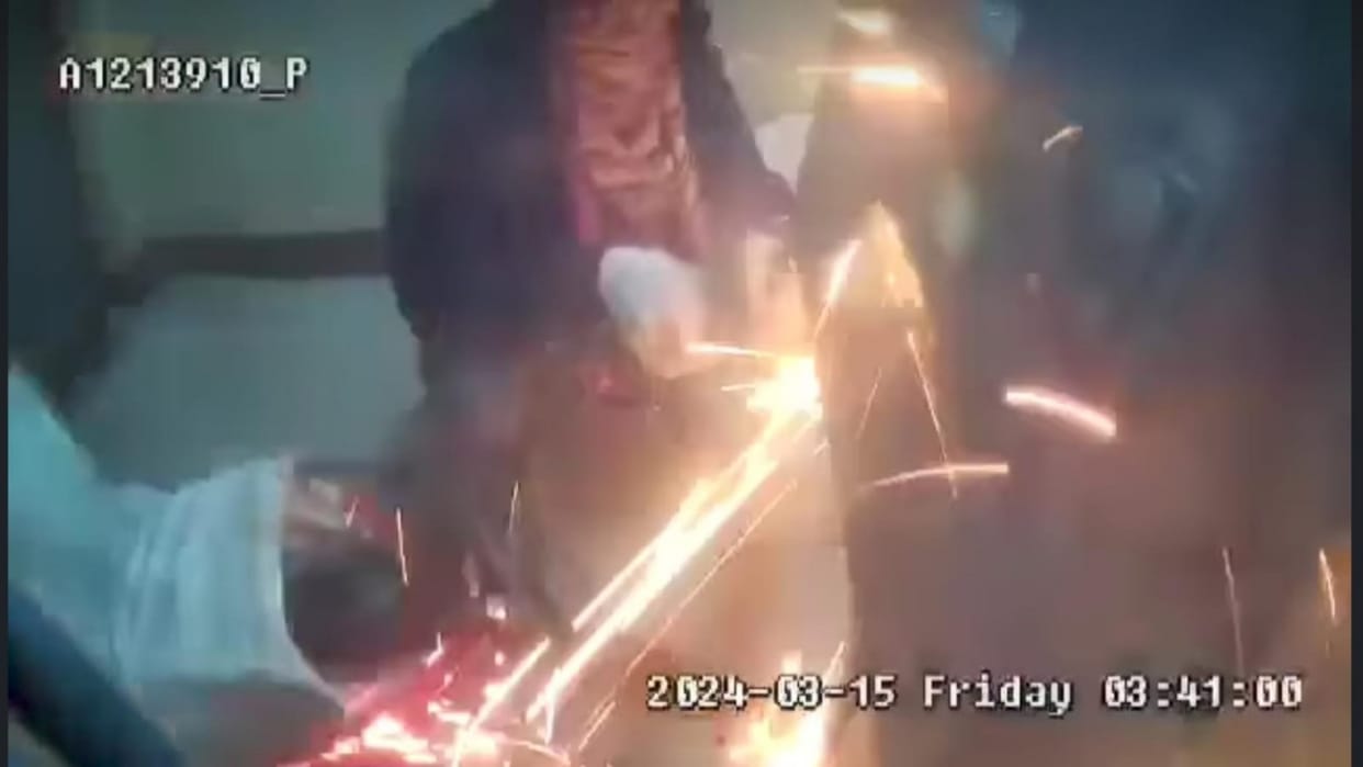 Rajasthan News: Thieves stole the cash tray by cutting ATM with gas cutter, police are scanning CCTV footage