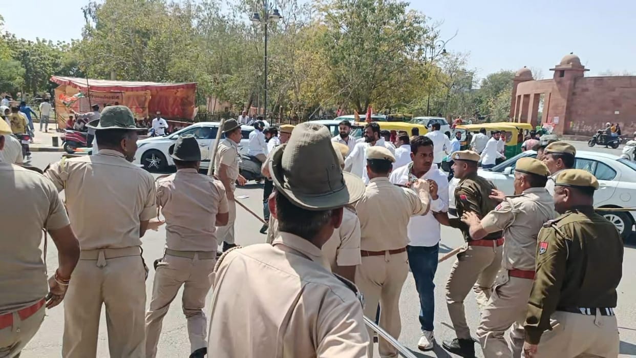 Rajasthan News: Argument between protesting Youth Congress workers and police, police used force
