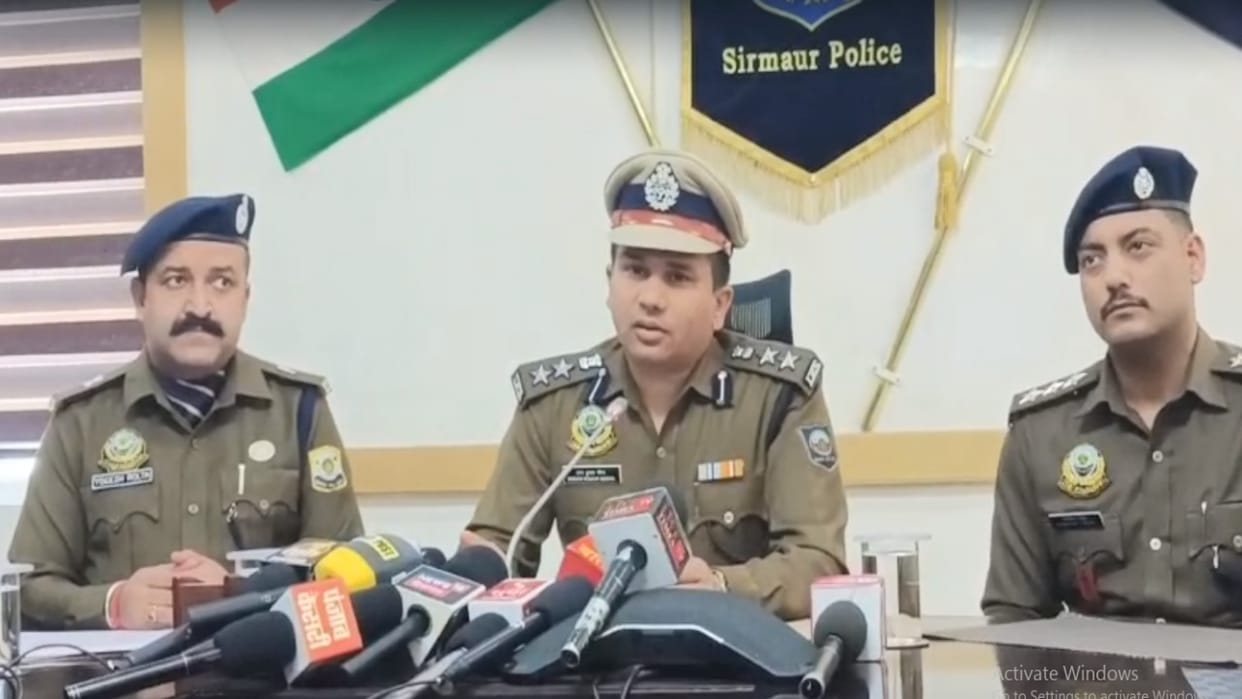 Sirmaur police arrested two accused of interstate cattle theft gang, country made  pistol, five tramples also