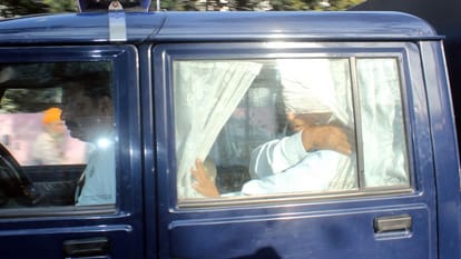 Son Adeeb met Azam: Abba, there is some problem for some time.. everything will be fine soon
