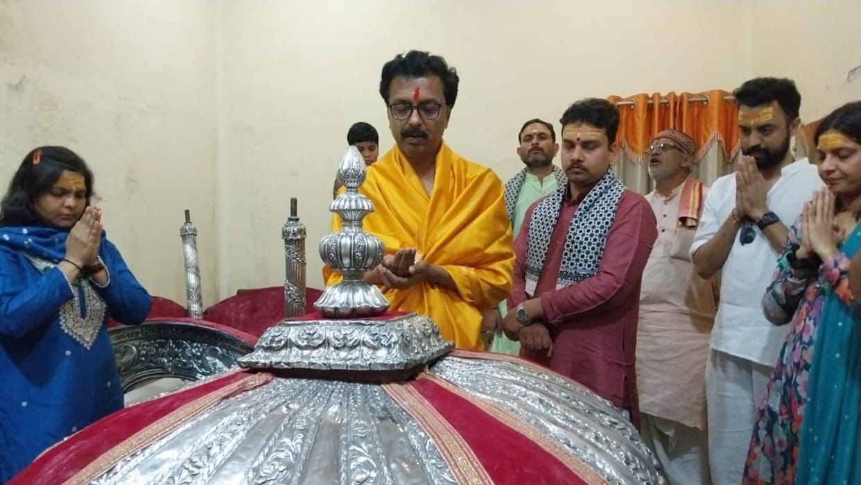 Baba palanquin and throne worshiped as per rituals Rangbhari Ekadashi on twenty march