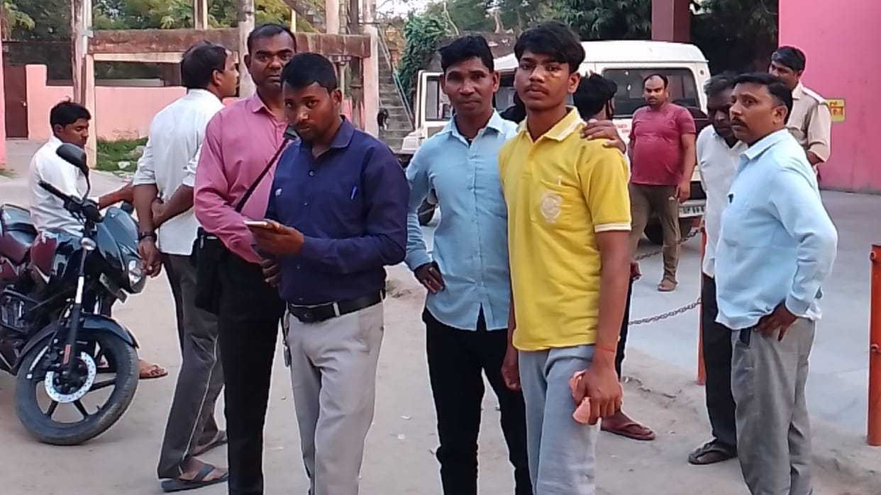 eight students suspended in the case of beating case victim gave complaint police station