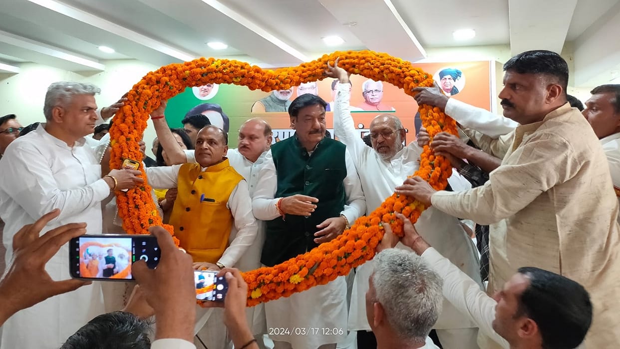 Minister Ranjit Chautala reached Hisar, Said Everything has meaning in politics