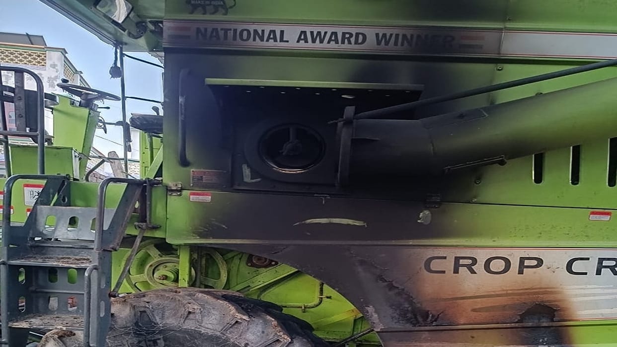 combine parked in house in Buana village was set on fire by sprinkling oil in Jind