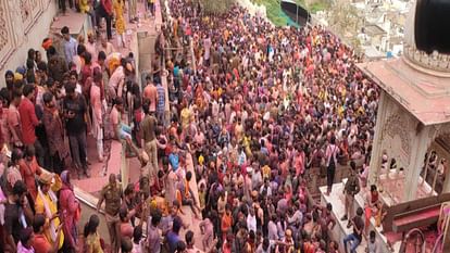 Barsana Laddu Mar Holi Holi celebrated in Braj foreign devotees are also immersed in its joy
