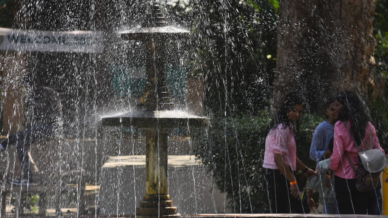 Temperature will go up in coming days in Uttar Pradesh.
