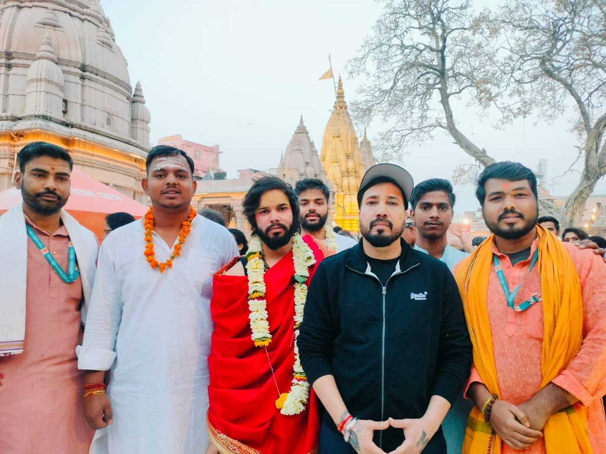 Pop singer Mika Singh worship Kashi Vishwanath and Baba Kaal Bhairav temple