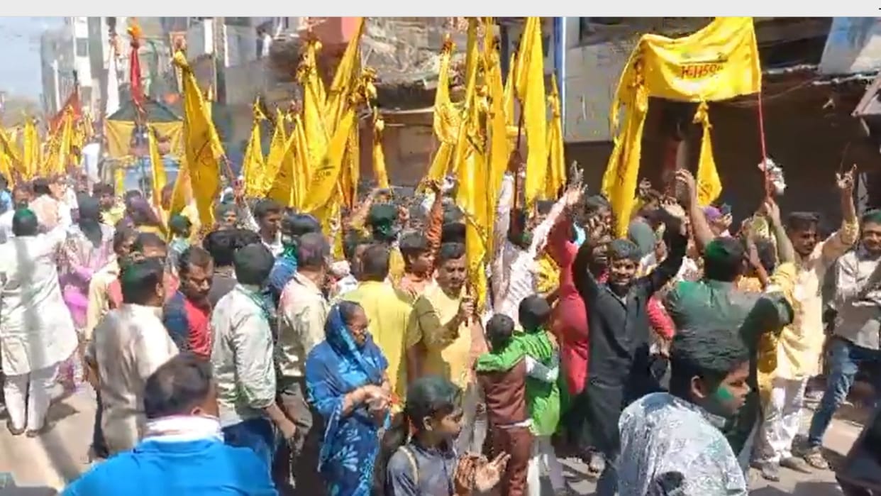 Shri Nishan Shyam Yatra started with musical instruments