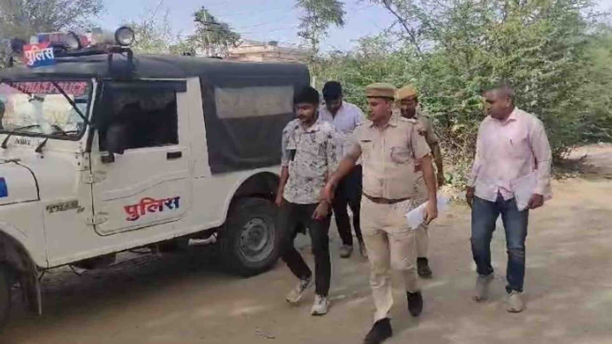 Nagaur News: Police caught two youths with fake notes of Rs 100 in Chavandiya village.