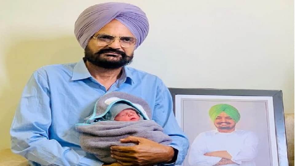 Sidhu Moosewala father Balkaur Singh claimsPunjab government of harassing his family over the birth of child