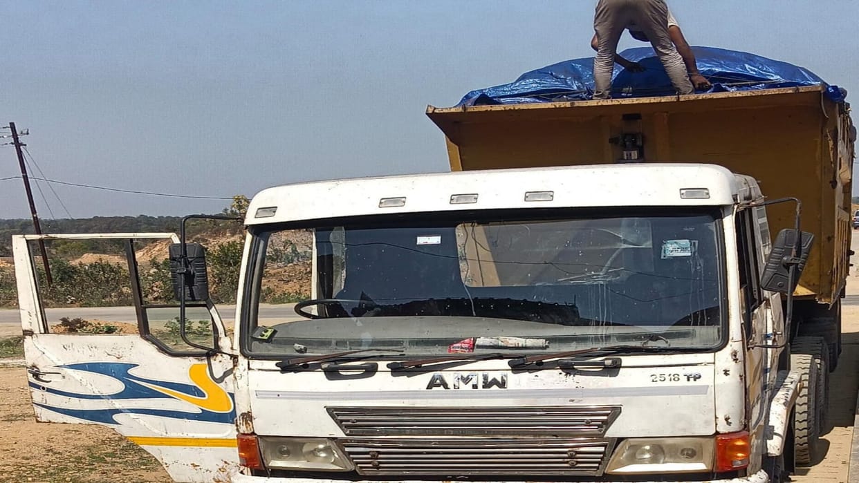 Umaria: Mineral Department took action against illegal excavation and transportation of coal, sand and ballast