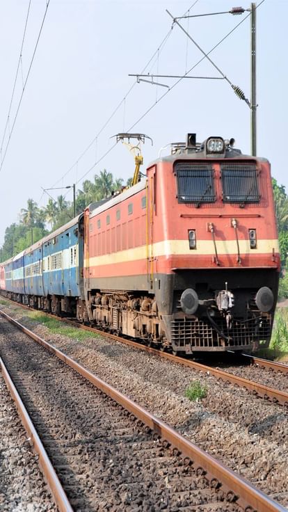 Bihar News: रक्सौल-हावड़ा और कोलकाता-जयनगर के मध्य समर स्पेशल ट्रेन का होगा परिचालन, जानें शेड्यूल Bihar News: Summer special train will operate between Raxaul-Howrah and Kolkata-Jayanagar, know schedule