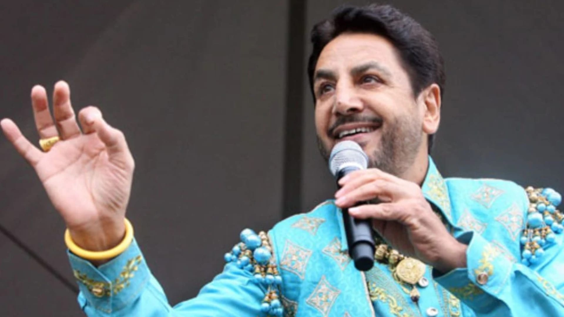Punjabi Singer Gurdas Maan Visits Sidhu Moose Wala Parents to welcome the Baby says we are so happy