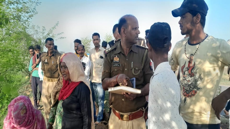 Dead body found lying on the roadside
