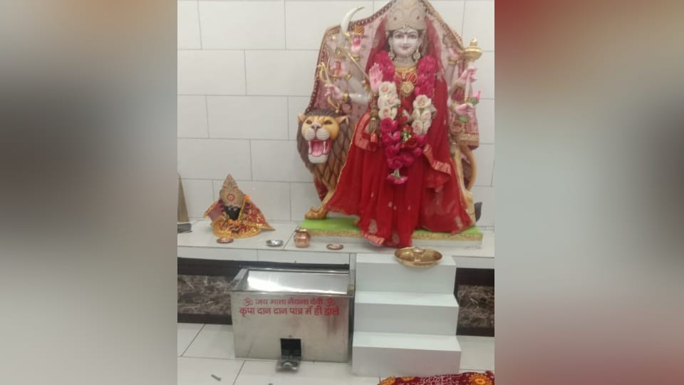 Theft at temple in village Ayalki of Fatehabad
