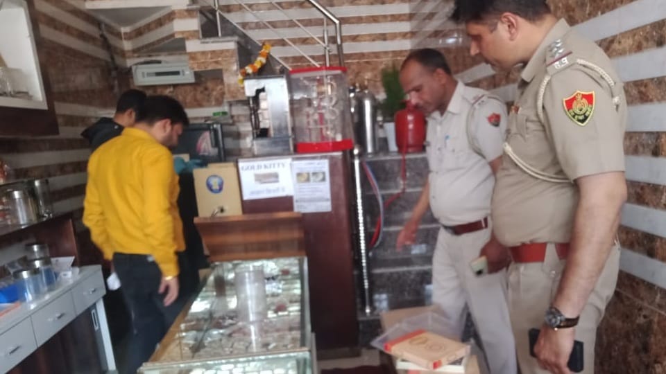 Theft from Jewelers shop in Ambala