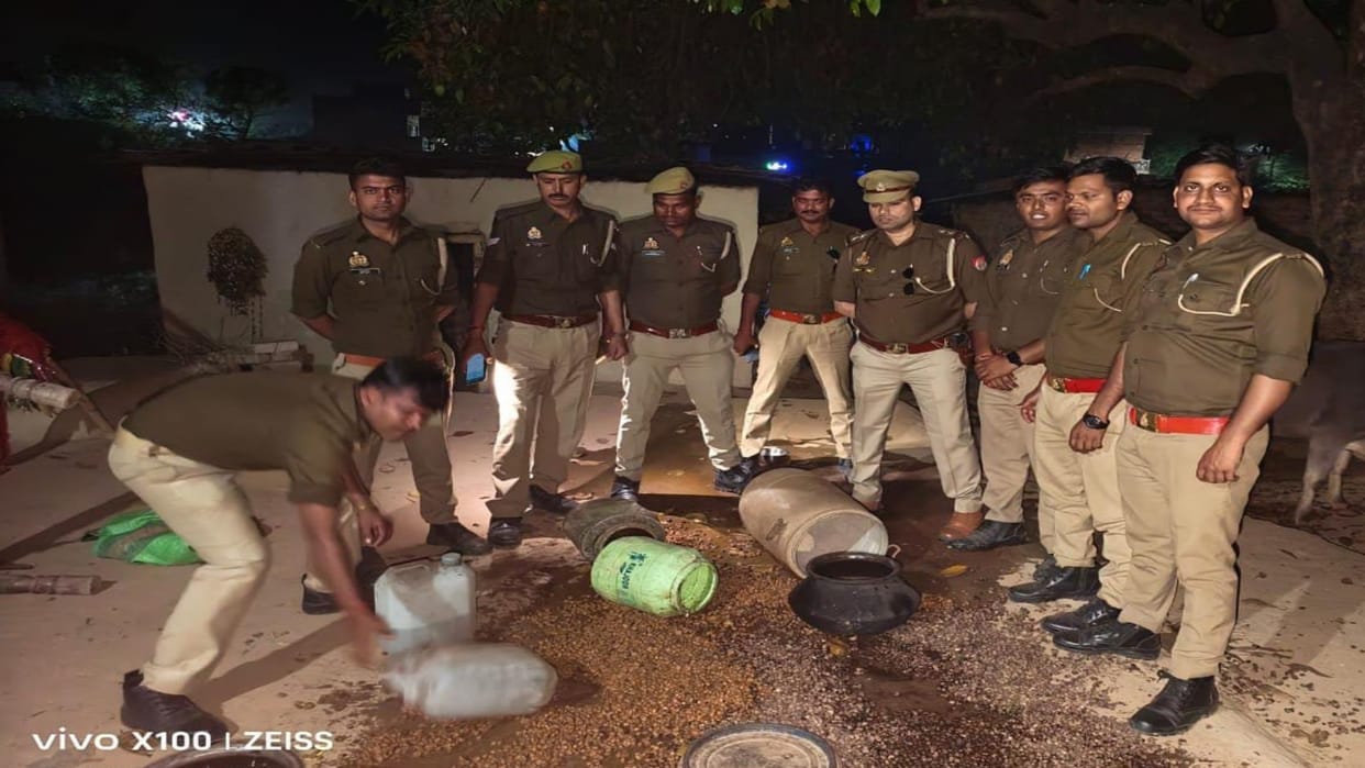 Kaushambi: Raw liquor manufacturing factory busted, one accused arrested