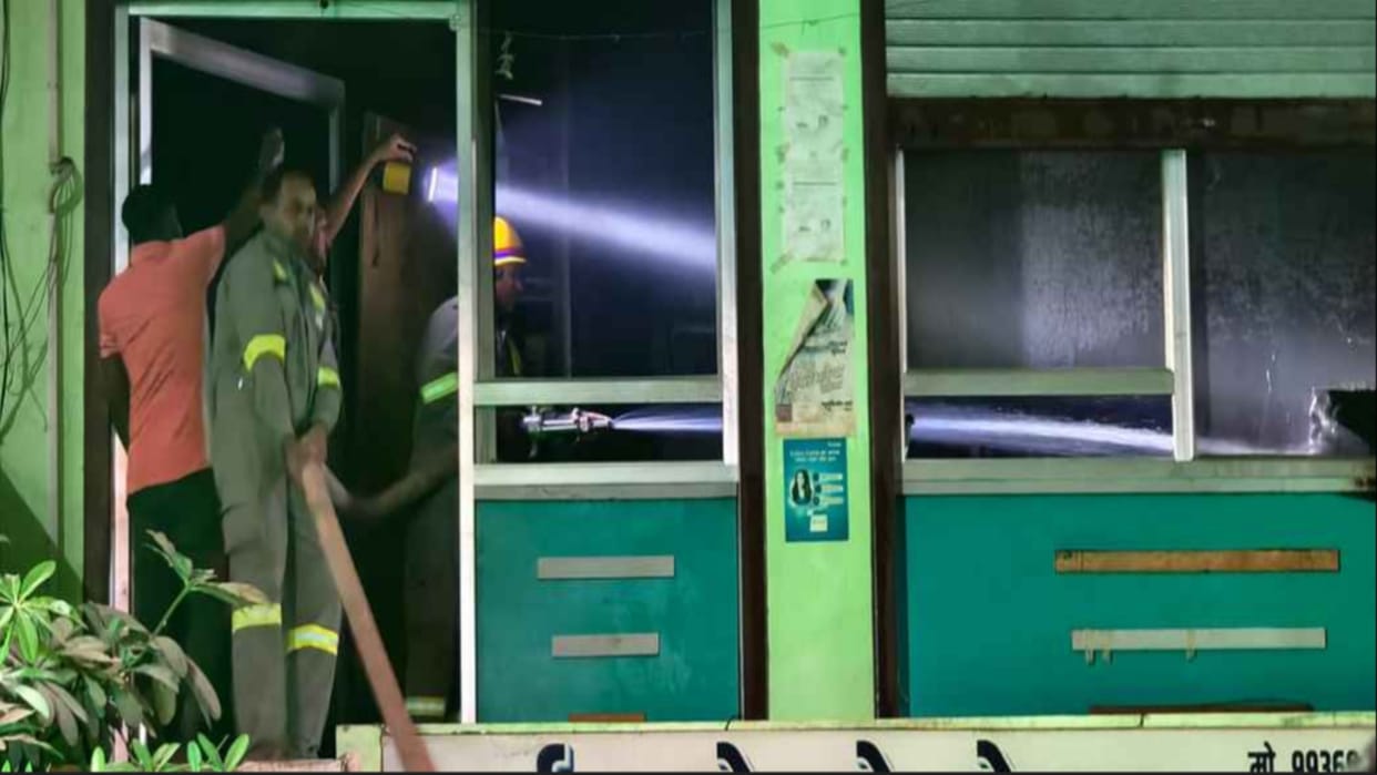 Fire breaks out in medical store, goods worth lakhs including medicines burnt