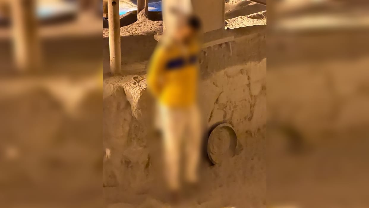 Niwari Dead body of youth found hanging police considering it as suspicious case as his hands were tied