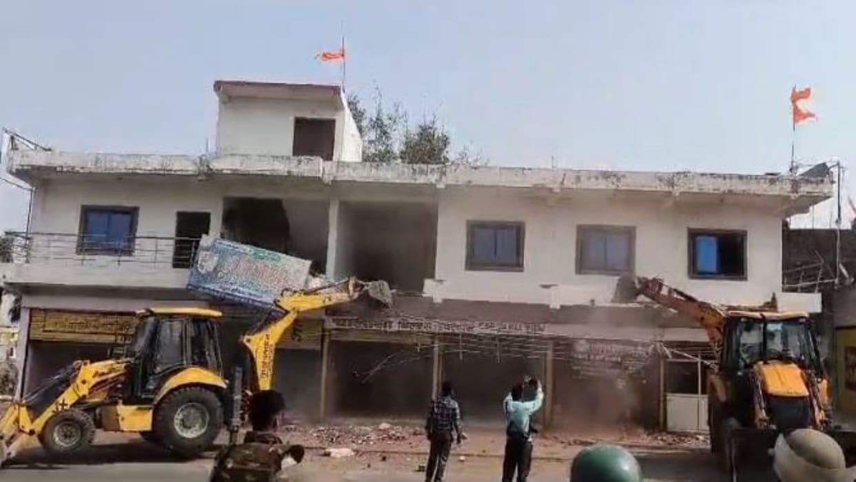 Kaneradeo Murder Case Sagar Bulldozer runs on BJP leader marriage garden and shops