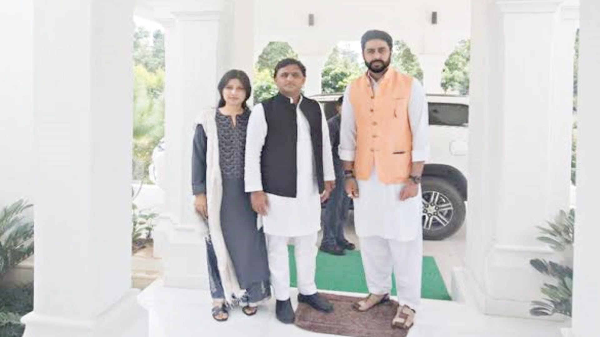 खजुराहो से अभिनेता अभिषेक बच्चन को उतारकर सकती है सपा