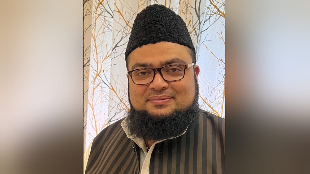 Maulana Qari Ishaq Gora said that applying cream on chapped lips will not break the fast