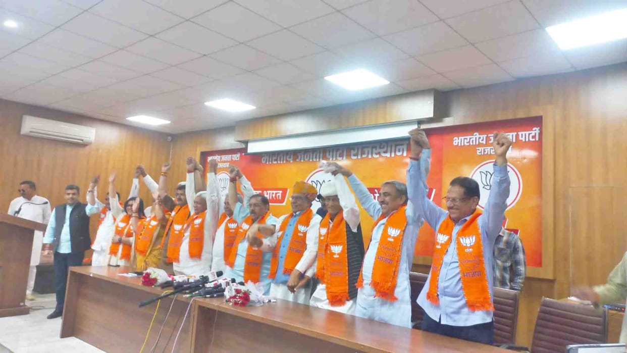 Jaipur News: 29 leaders including former Jalore MLA join BJP