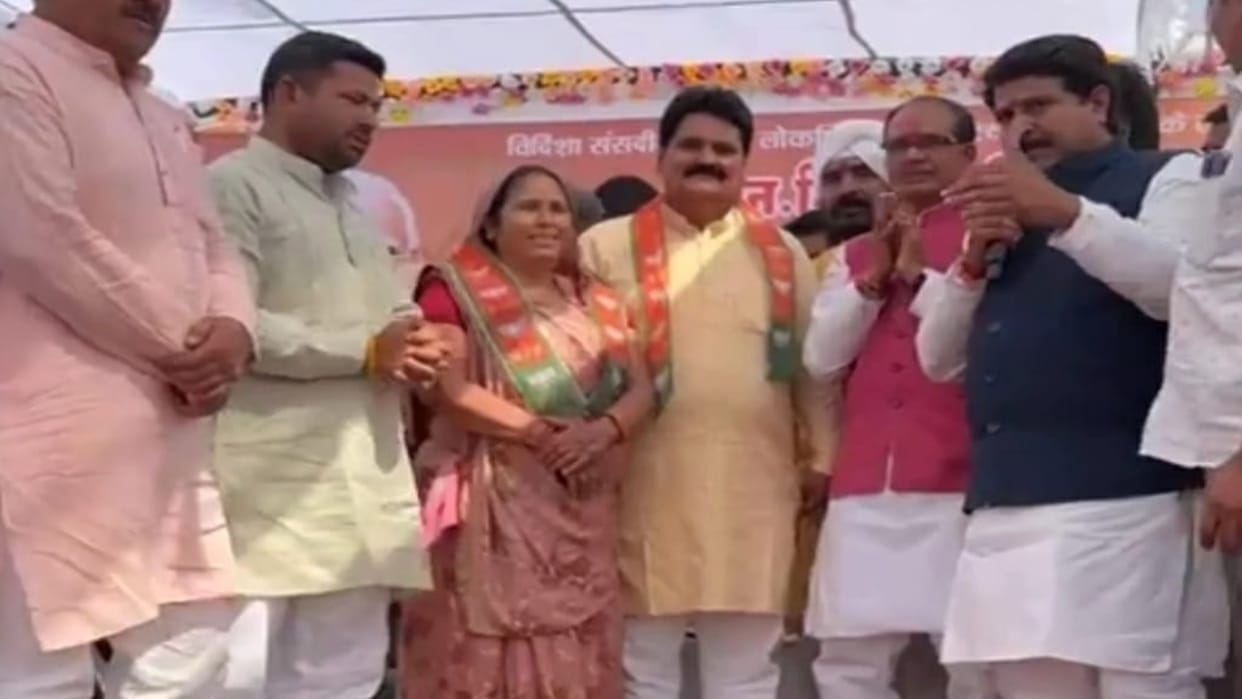 Former CM Shivraj Singh Chauhan held a huge public meeting in Bhaunkhedi village