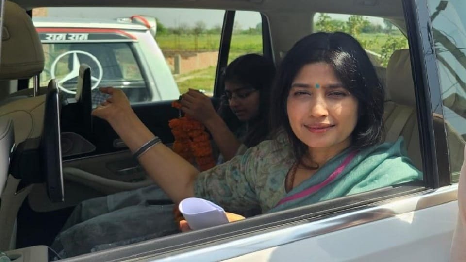 Congress workers stayed away from Dimple Yadav's election campaign reason surprised SP workers