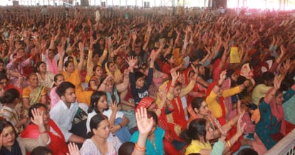 Bageshwar Baba Dhirendra Krishna Shastri in Moradabad, pandal echoed with cheers as soon as he reached stage