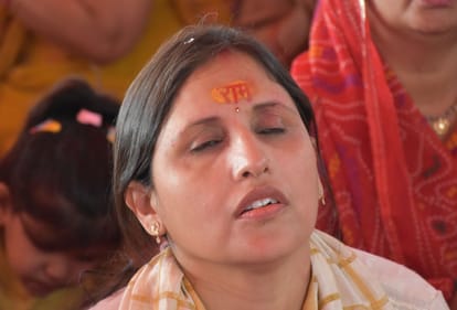 Bageshwar Baba Dhirendra Krishna Shastri in Moradabad, pandal echoed with cheers as soon as he reached stage