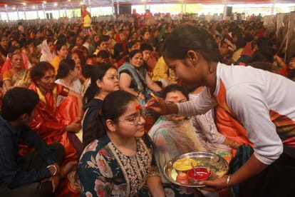 Bageshwar Baba Dhirendra Krishna Shastri in Moradabad, pandal echoed with cheers as soon as he reached stage