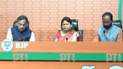 Sita Soren sister-in-law of former Jharkhand CM Hemant Soren has resigned from JMM