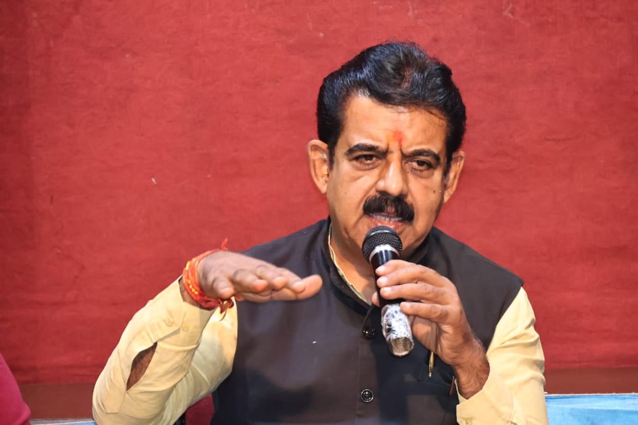 Lalwani said - Indore will become a logistics hub due to better connectivity of railways, roads and airways.